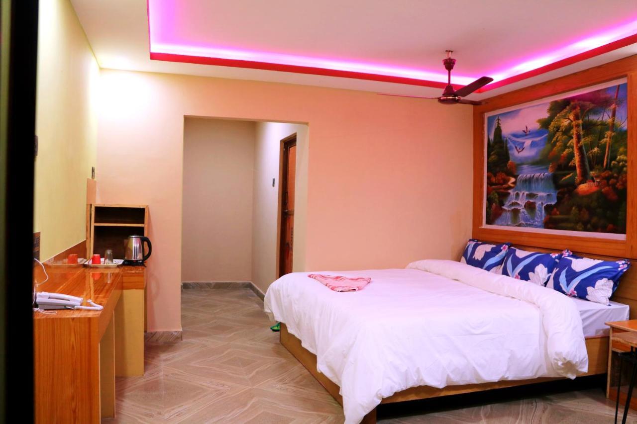 Hotel National Park Sauraha- Homely Stay And Peaceful Location With Jungle Safari Arrangements Ngoại thất bức ảnh