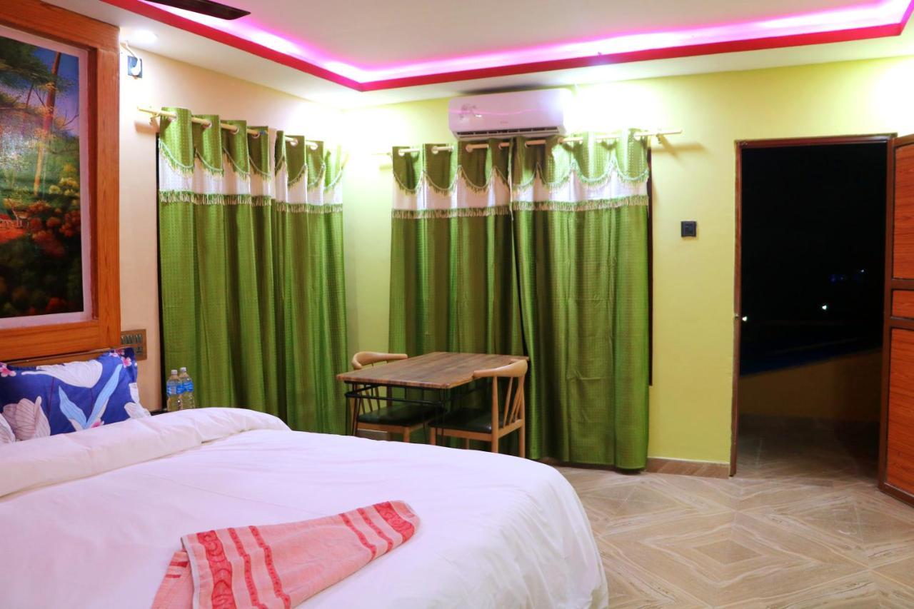 Hotel National Park Sauraha- Homely Stay And Peaceful Location With Jungle Safari Arrangements Ngoại thất bức ảnh