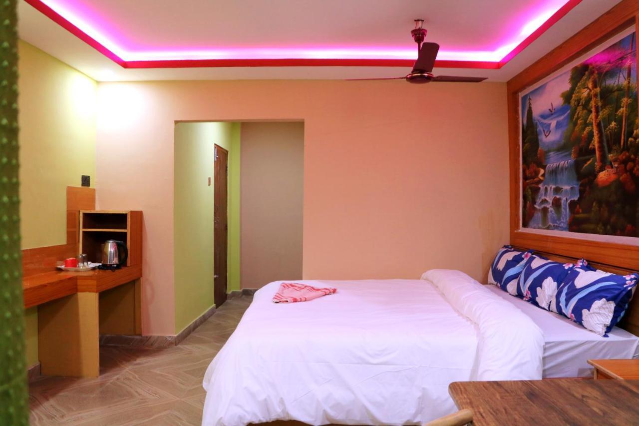 Hotel National Park Sauraha- Homely Stay And Peaceful Location With Jungle Safari Arrangements Ngoại thất bức ảnh