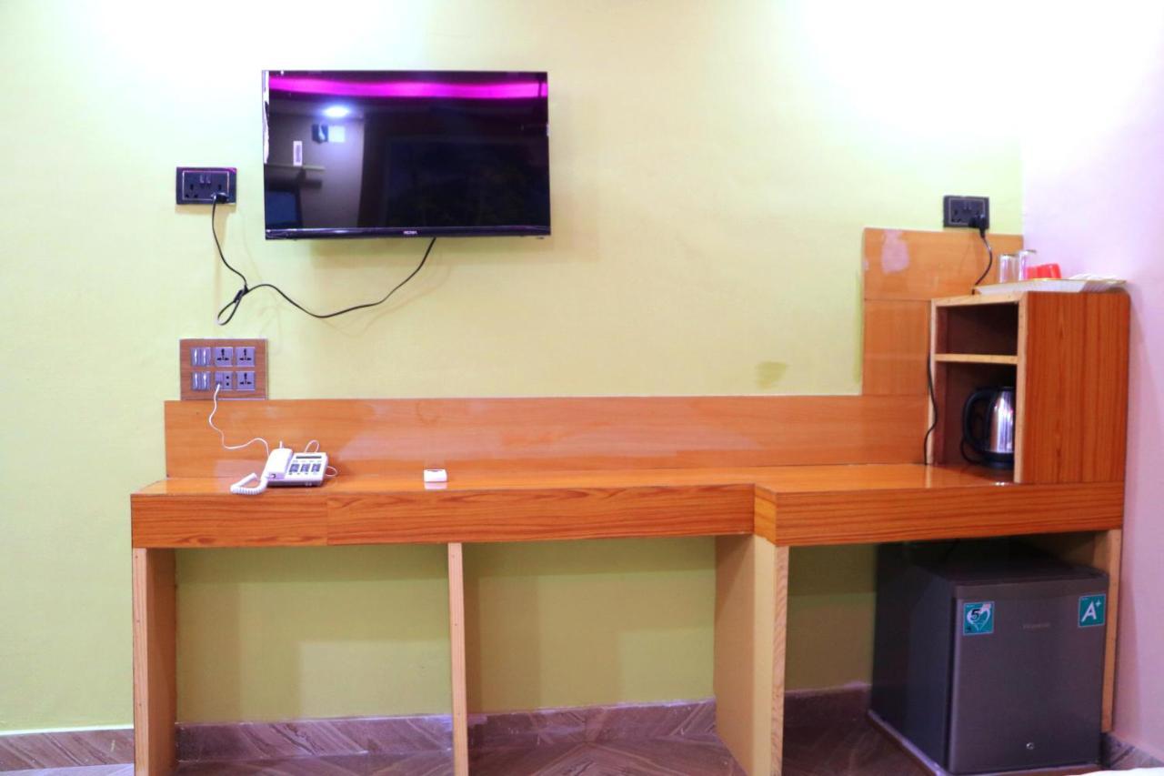 Hotel National Park Sauraha- Homely Stay And Peaceful Location With Jungle Safari Arrangements Ngoại thất bức ảnh
