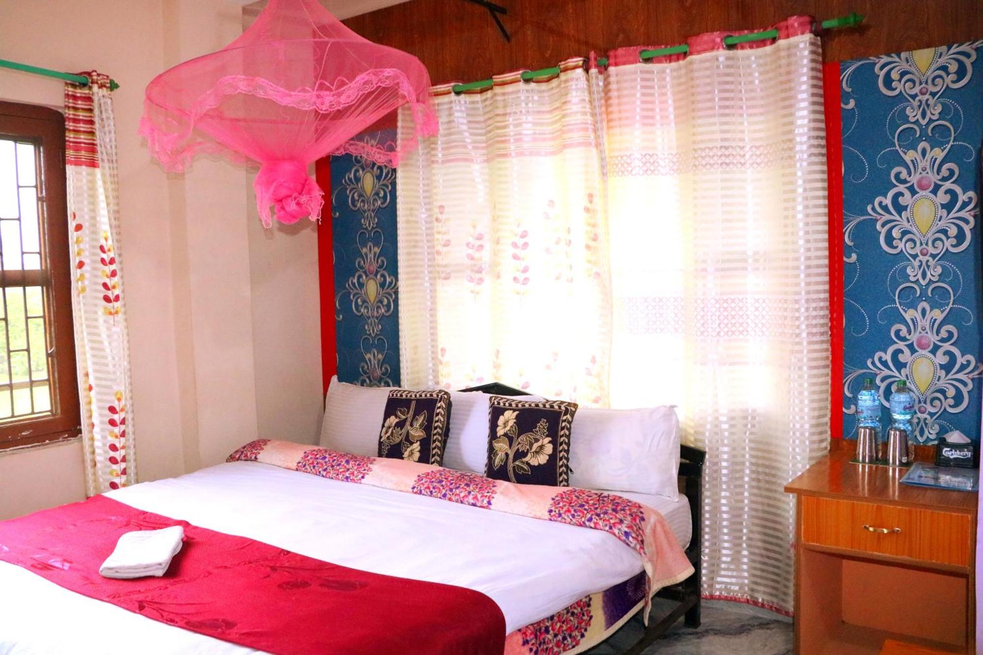 Hotel National Park Sauraha- Homely Stay And Peaceful Location With Jungle Safari Arrangements Ngoại thất bức ảnh