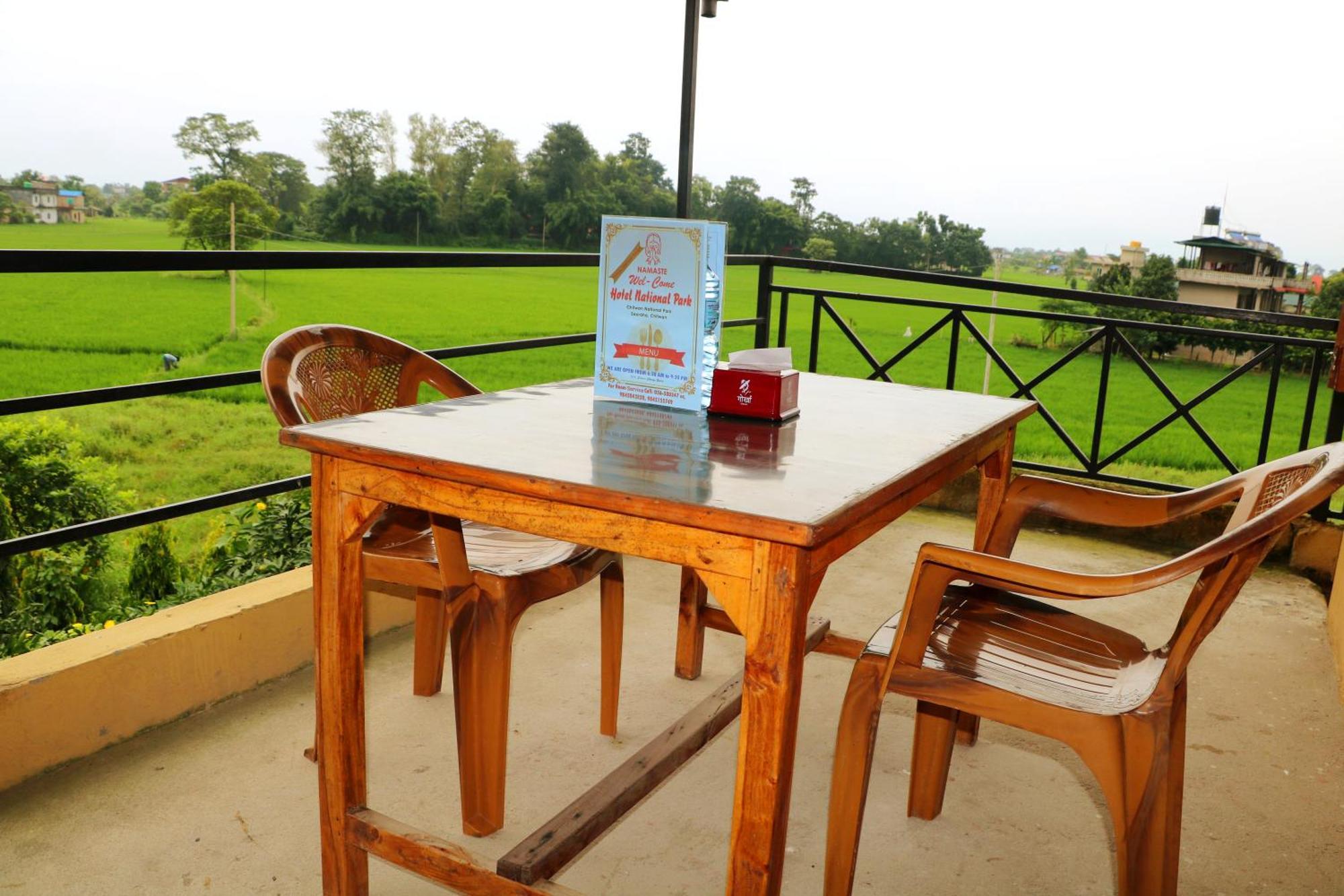 Hotel National Park Sauraha- Homely Stay And Peaceful Location With Jungle Safari Arrangements Ngoại thất bức ảnh
