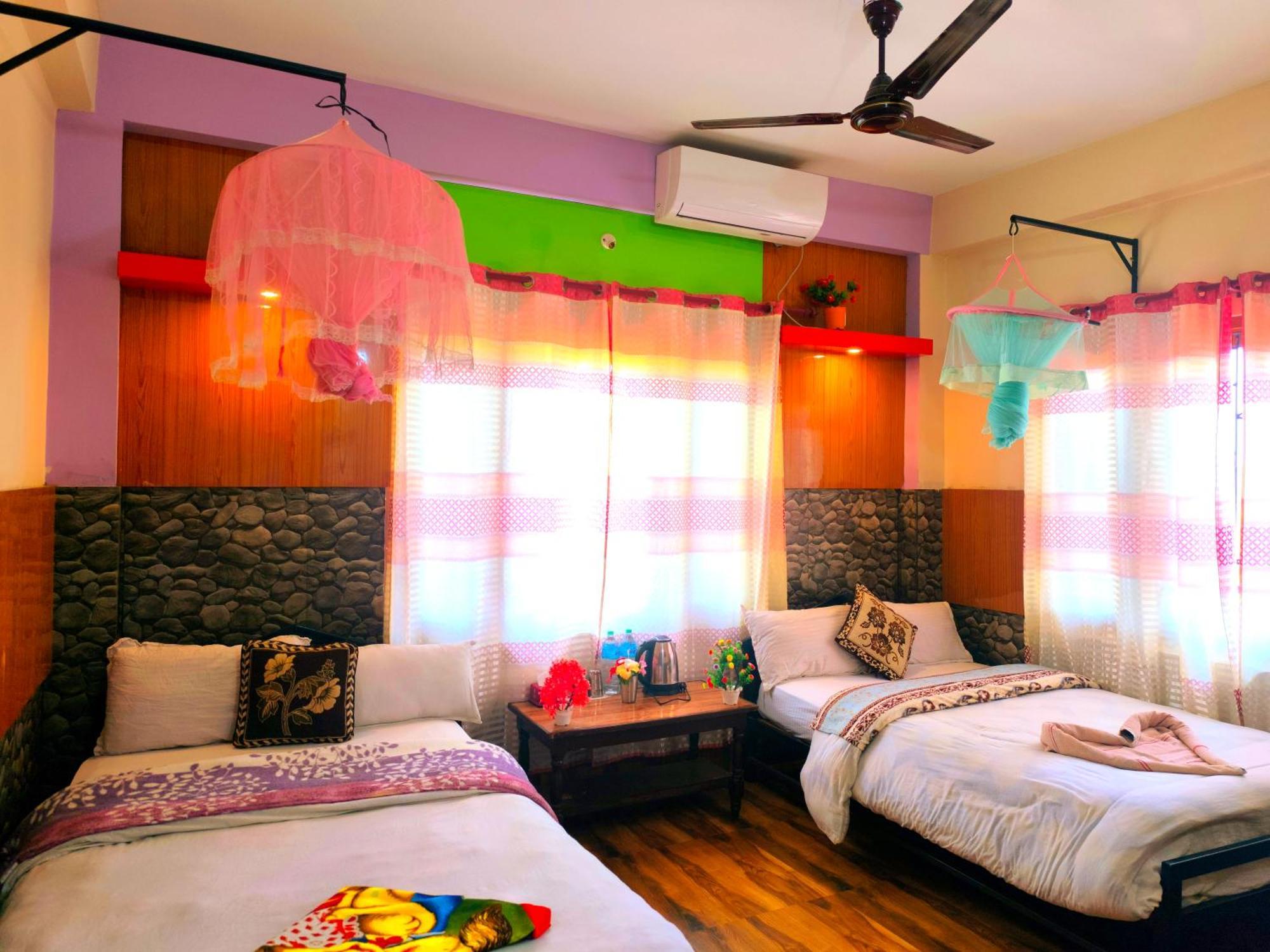 Hotel National Park Sauraha- Homely Stay And Peaceful Location With Jungle Safari Arrangements Ngoại thất bức ảnh